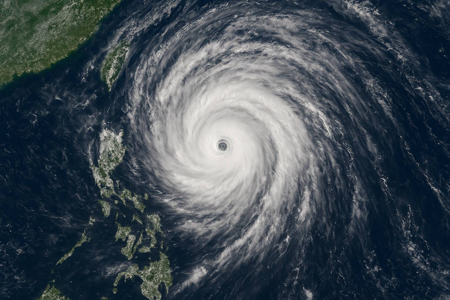 台風みたいですね